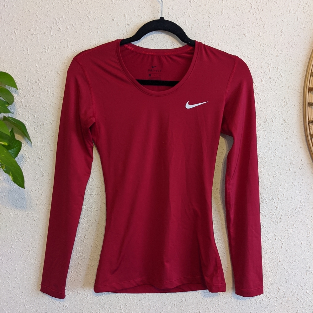Nike Pro Dri-Fit Long-sleeve Red Small